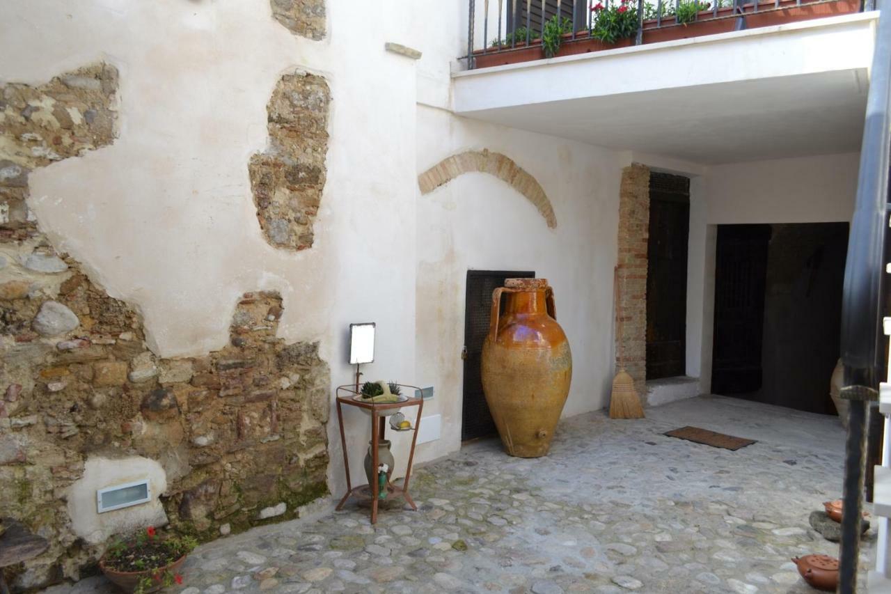 Residenza La Nivera Miglionico エクステリア 写真