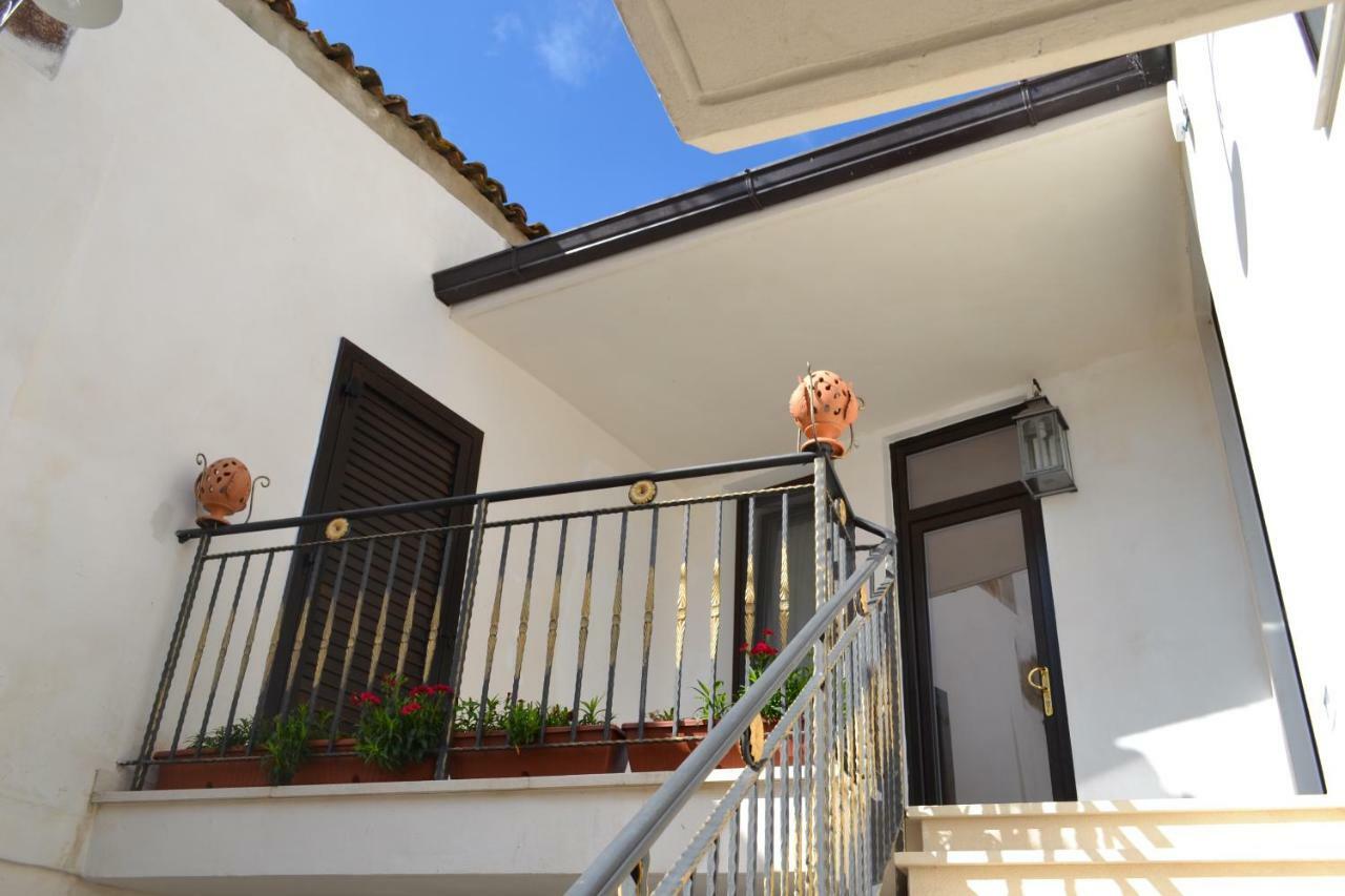 Residenza La Nivera Miglionico エクステリア 写真