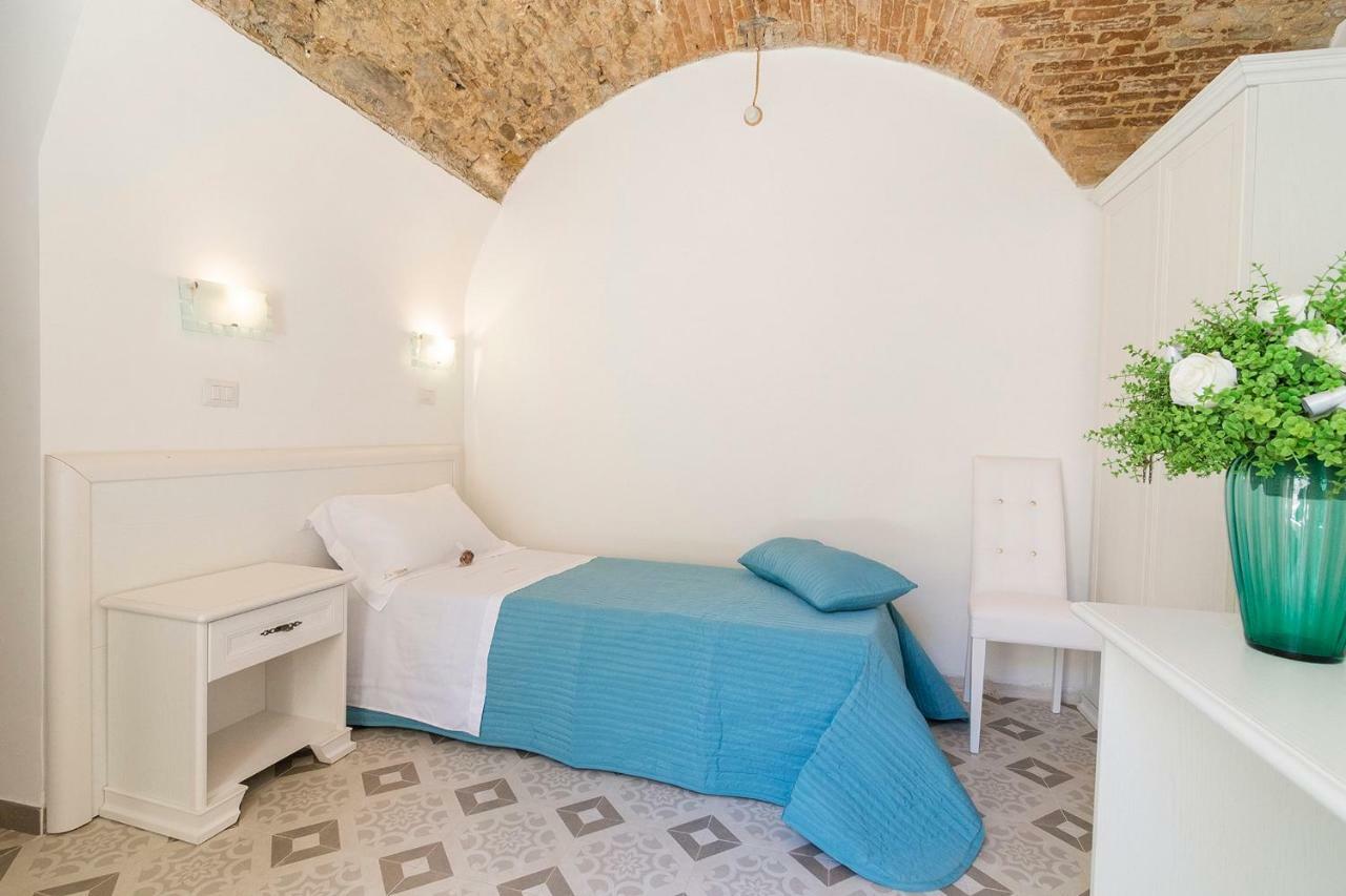 Residenza La Nivera Miglionico エクステリア 写真