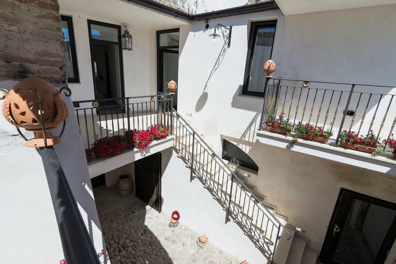 Residenza La Nivera Miglionico エクステリア 写真