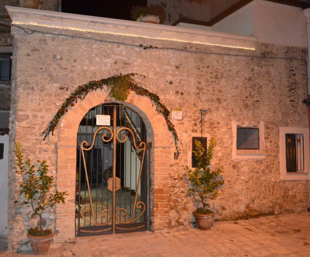Residenza La Nivera Miglionico エクステリア 写真